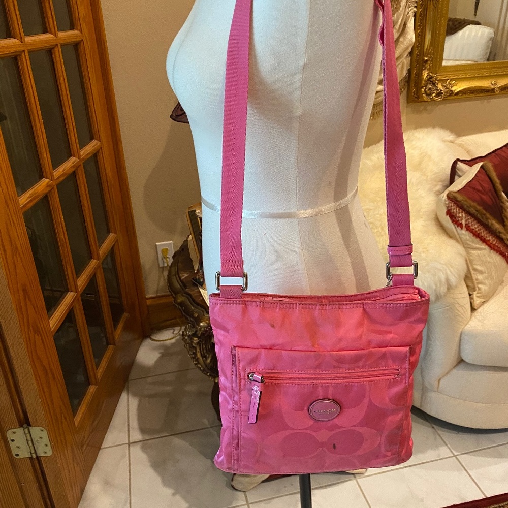 Hot pink coach purse F77408